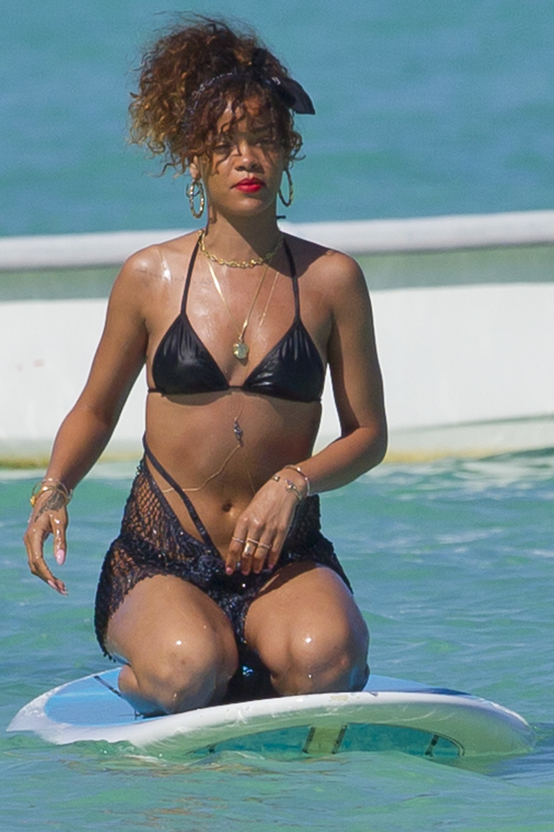 Rihanna в купальнике